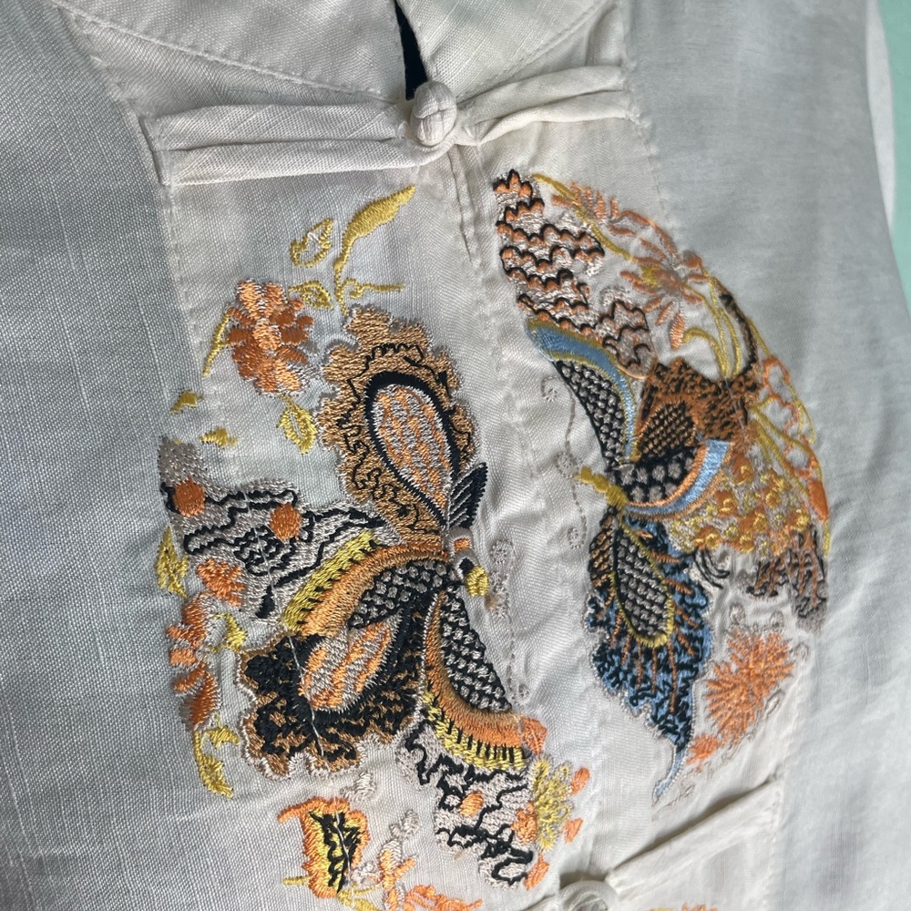 Citron White Blouse with Colorful Embroidery - Picture 3 of 8